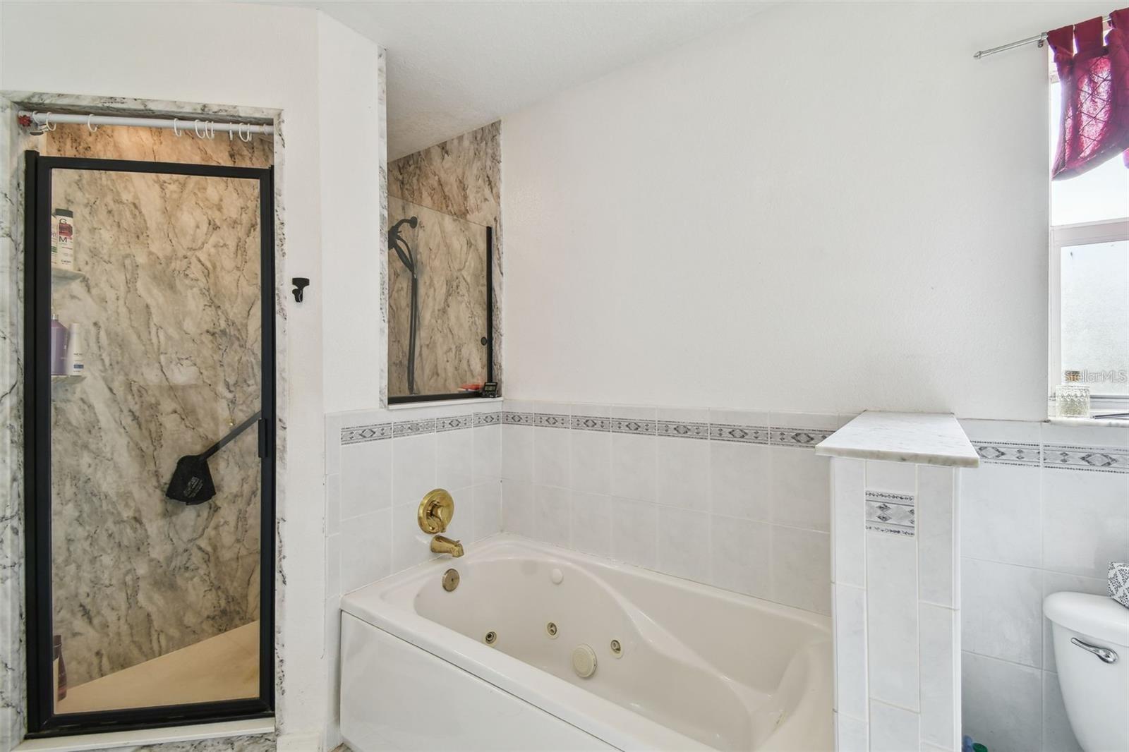 317 Shore Dr E Property Photo 6