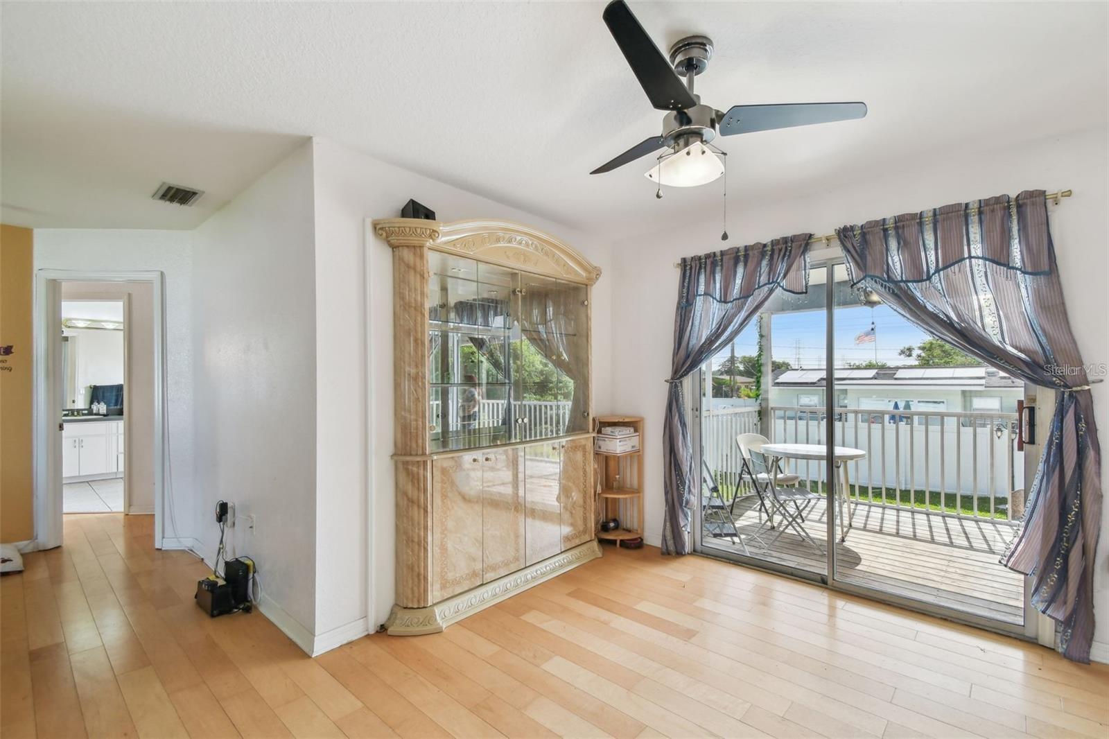 317 Shore Dr E Property Photo 36