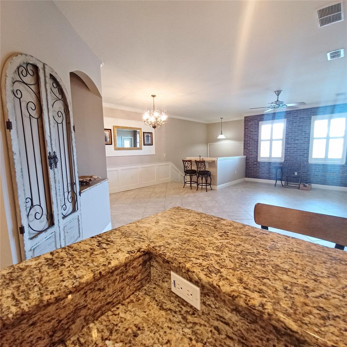 80 Riverview Bnd S #822 Property Photo 6
