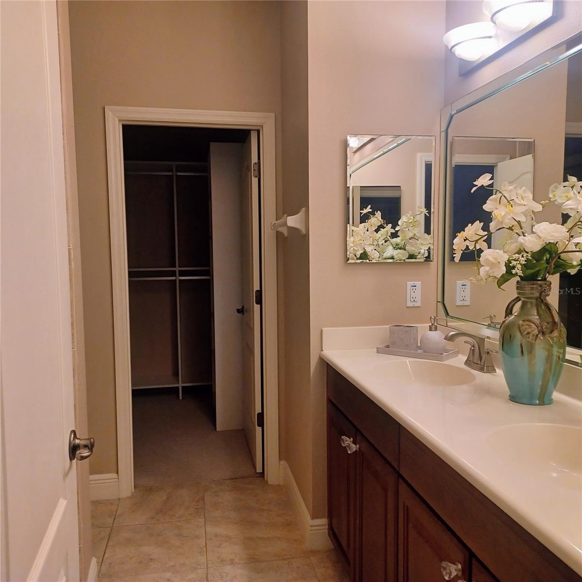 80 Riverview Bnd S #822 Property Photo 14