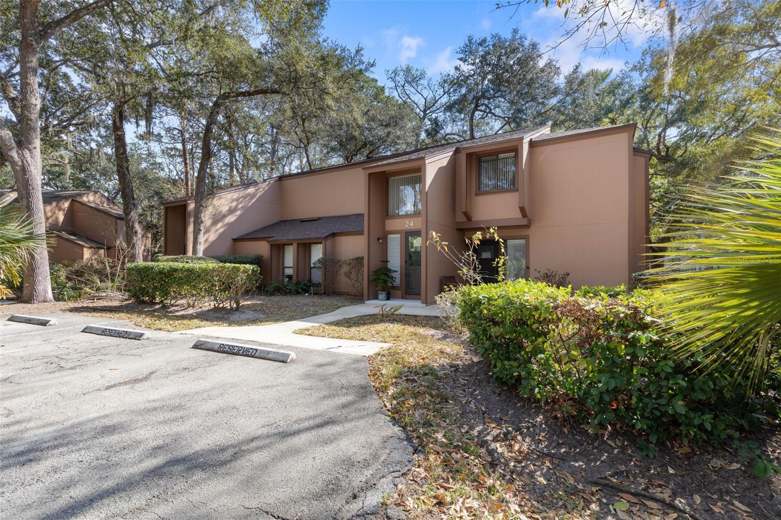 24 FAIRWAYS CIR #24 Property Photo 1