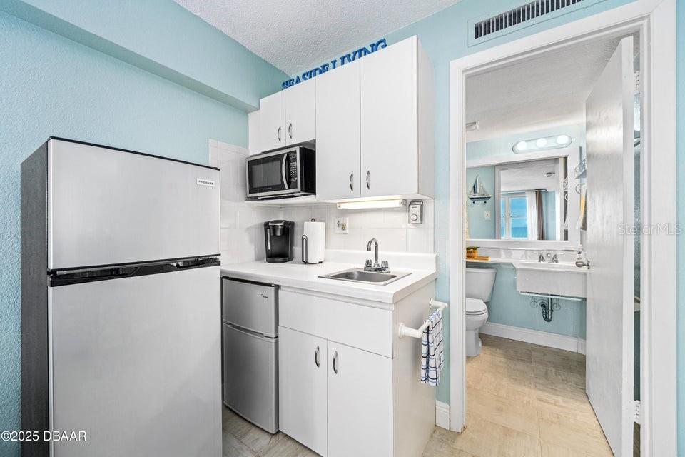 2301 S Atlantic Ave #201 Property Photo 12
