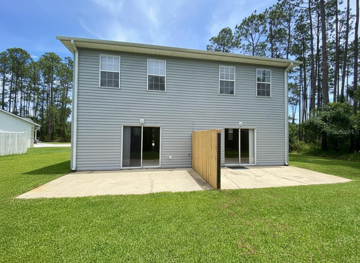 23 Regent Ln #a&b Property Photo 4
