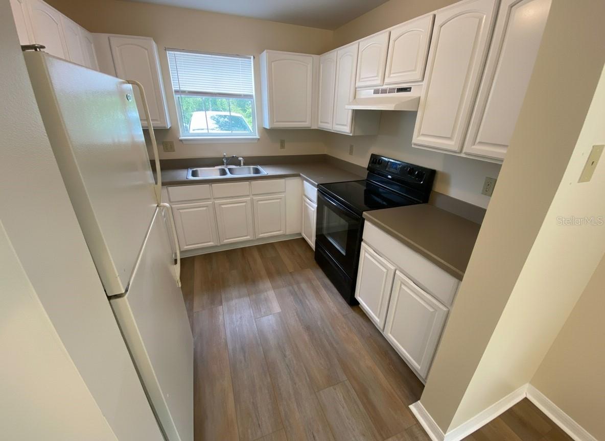 23 Regent Ln #a&b Property Photo 16