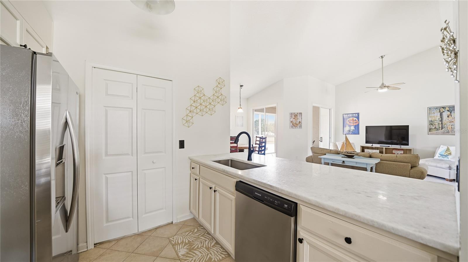 705 Augusta Cir #705 Property Photo 13