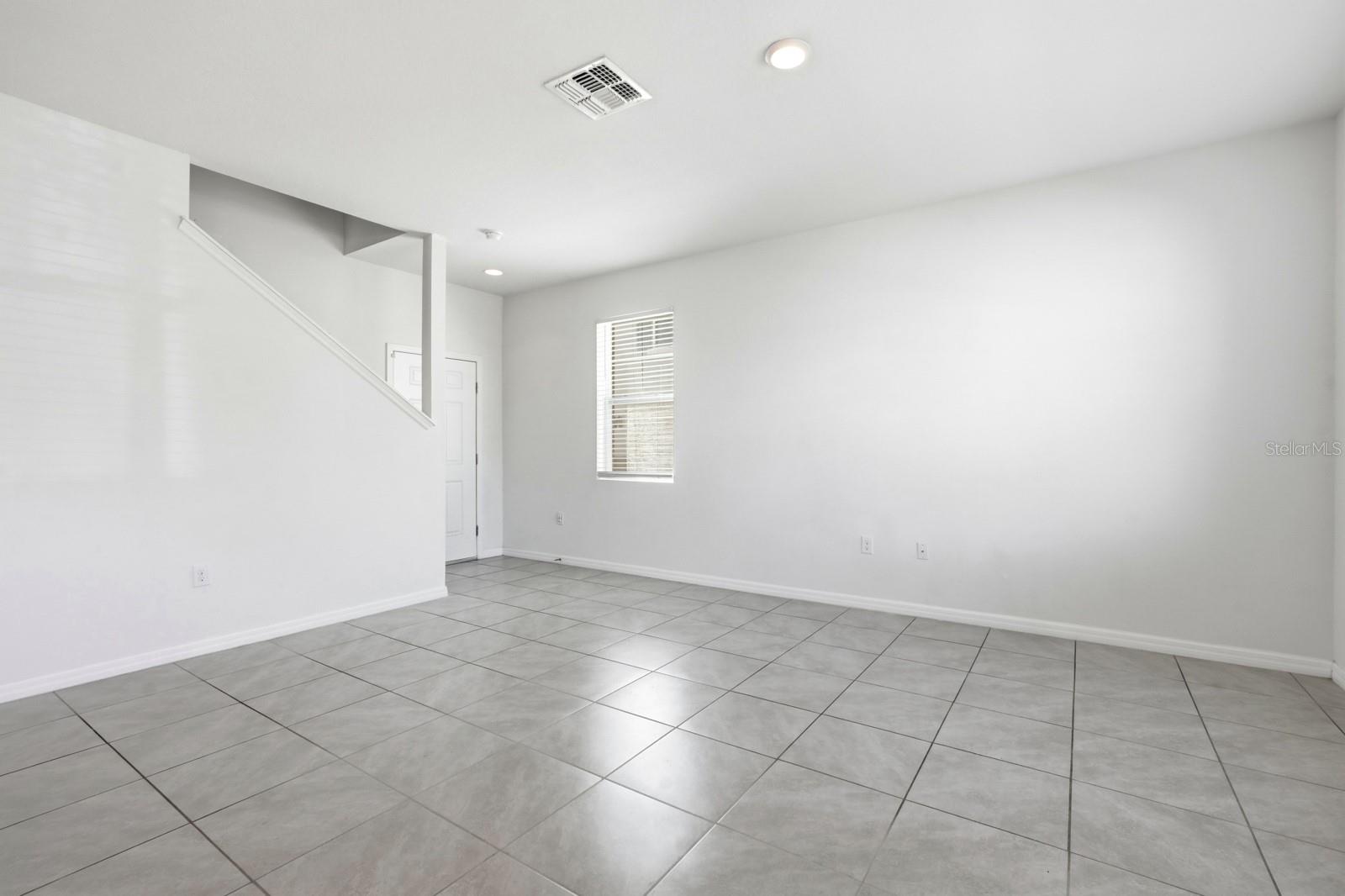 1680 Coulter Ln Property Photo 4