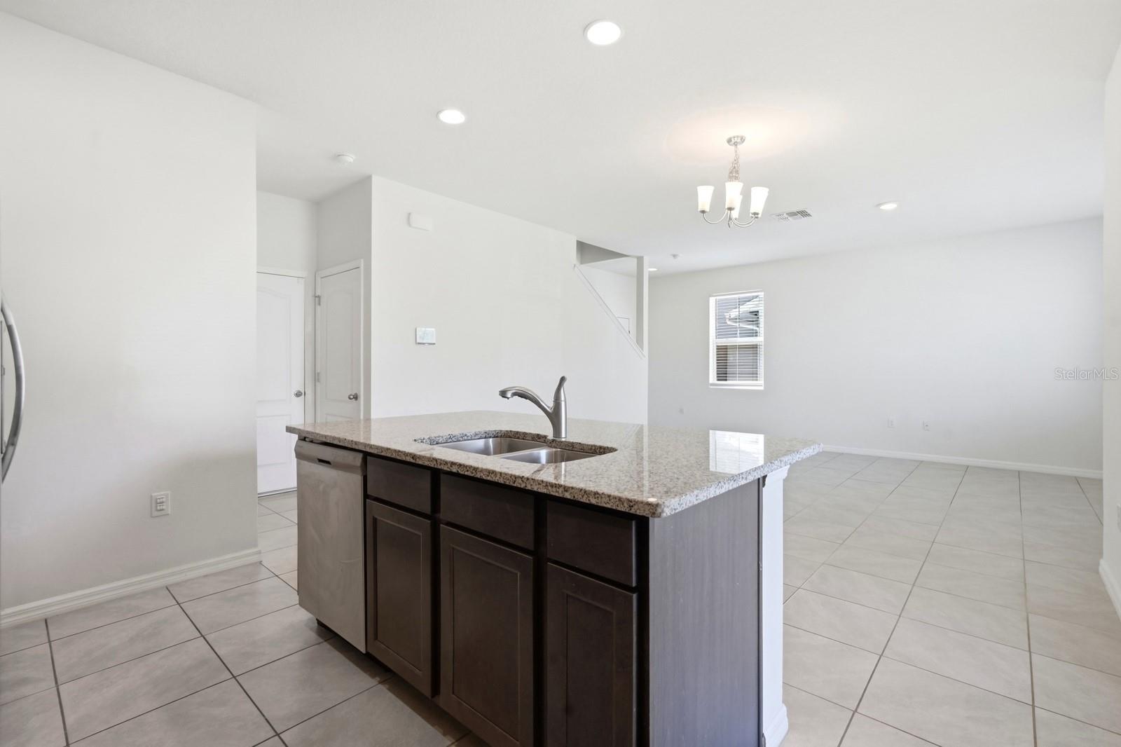 1680 Coulter Ln Property Photo 8