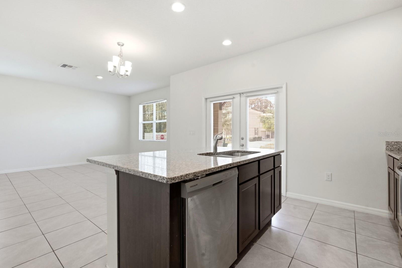 1680 Coulter Ln Property Photo 10