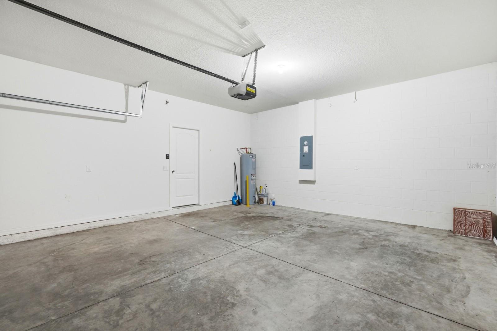 1680 Coulter Ln Property Photo 14