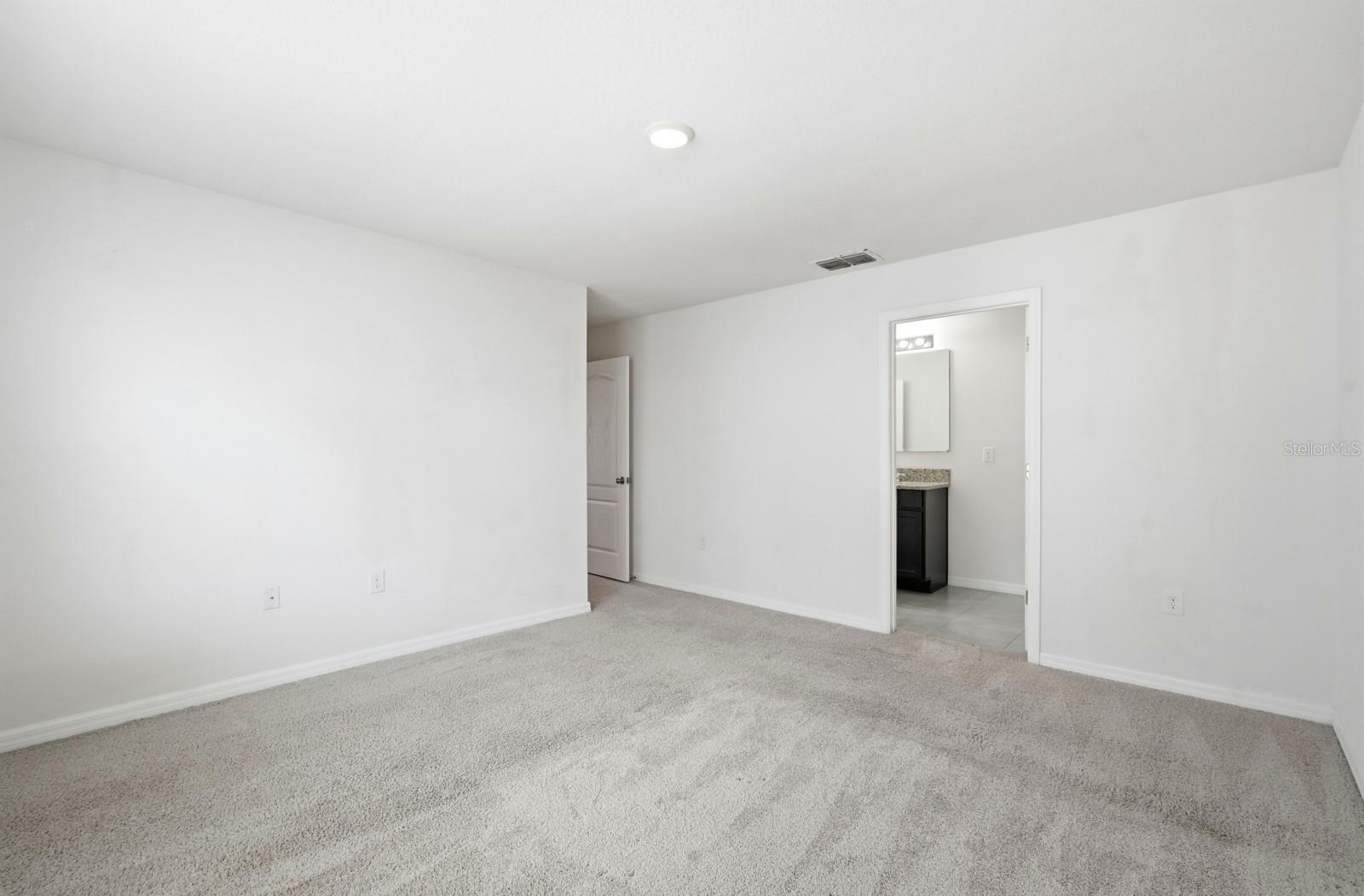 1680 Coulter Ln Property Photo 18