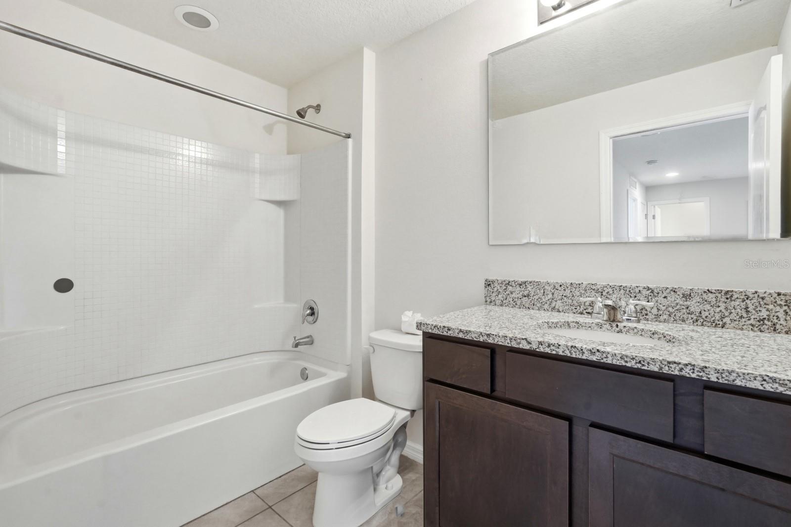 1680 Coulter Ln Property Photo 23