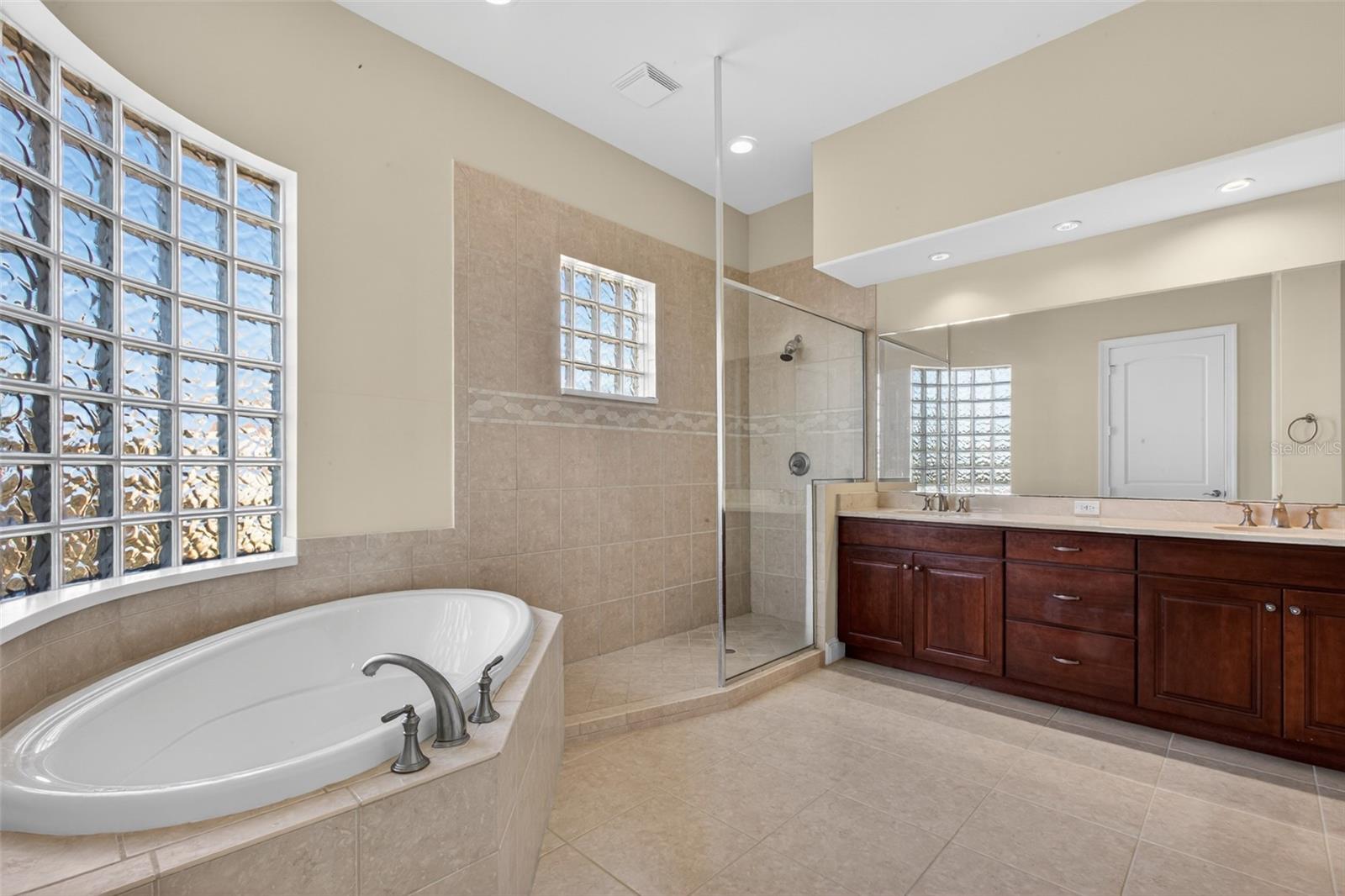 160 Avenue De La Mer #1903 Property Photo 27
