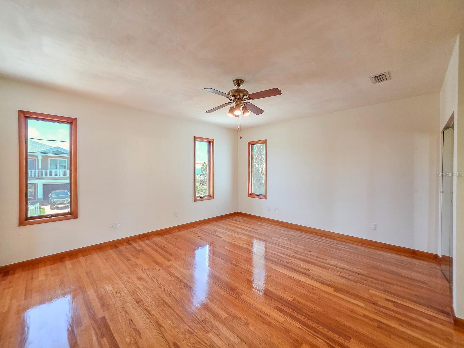 2652 S Ocean Shore Blvd Property Photo 22
