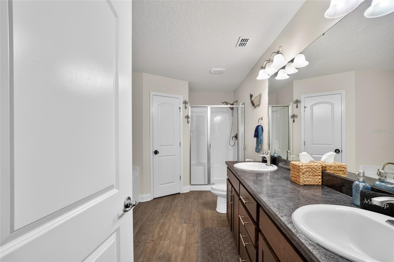 14 Farnell Ln Property Photo 21