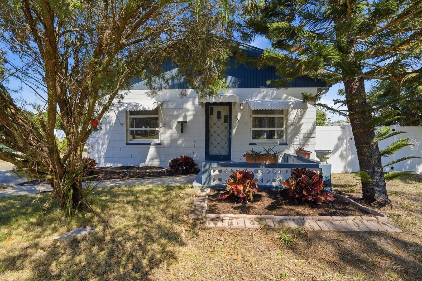 231 N RIDGEWOOD AVE Property Photo 1