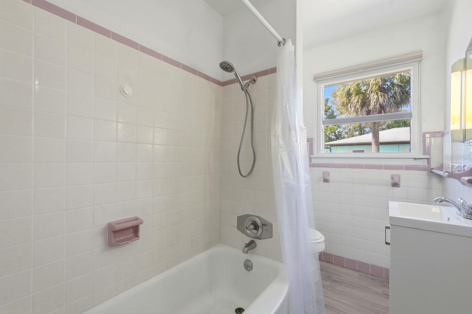 231 N Ridgewood Ave Property Photo 21