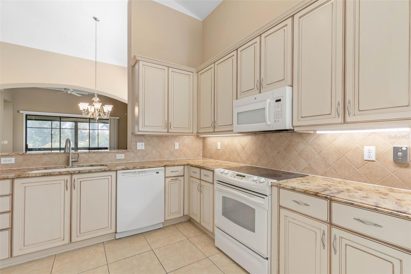 10 River Point Dr Property Photo 12