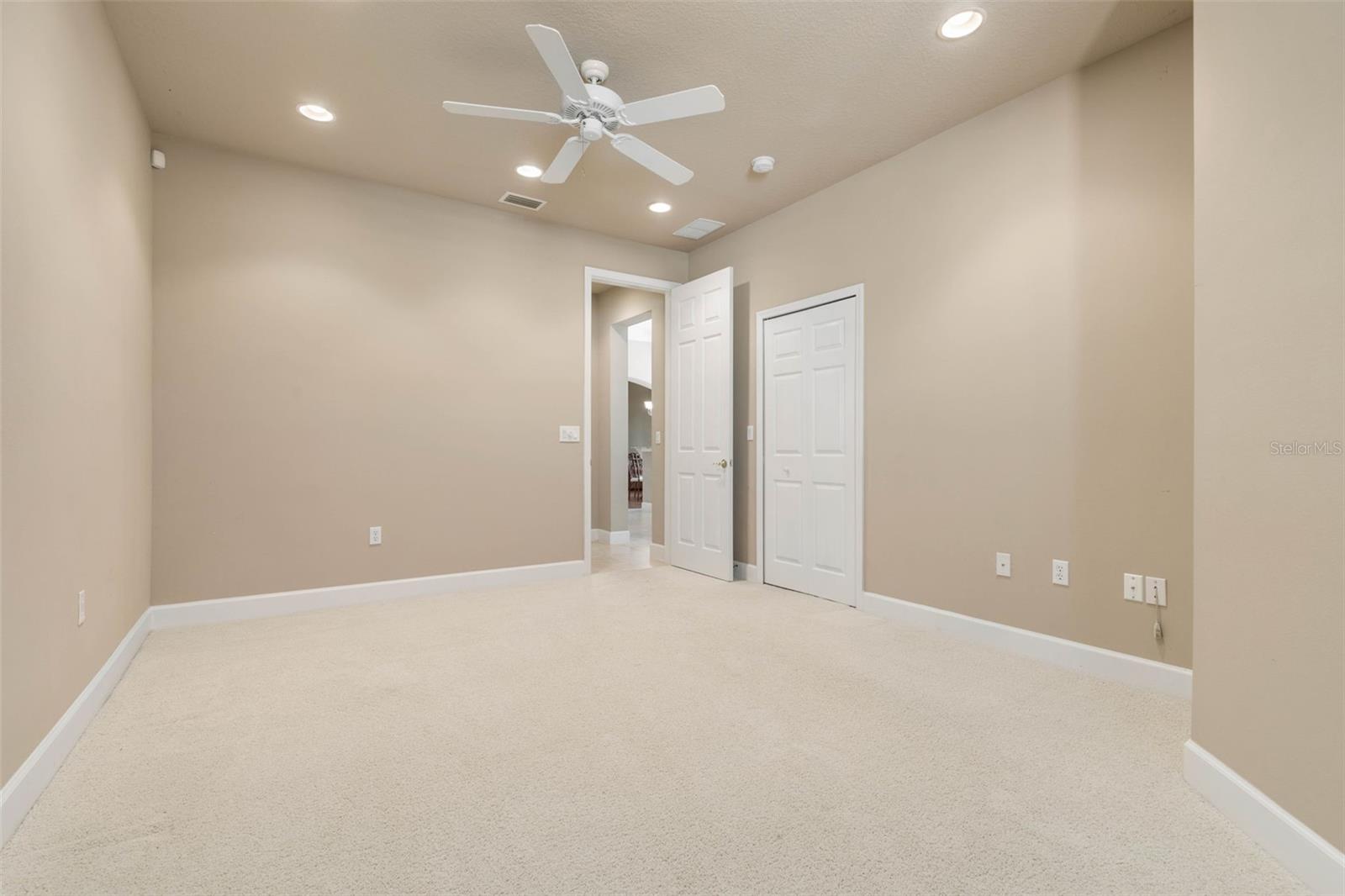 10 River Point Dr Property Photo 32