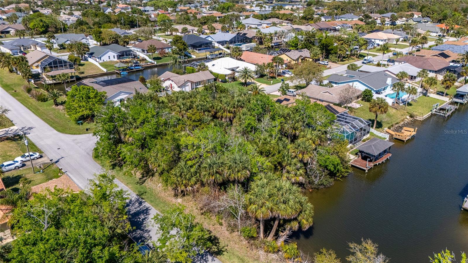 2 Coconut Ct Property Photo 3