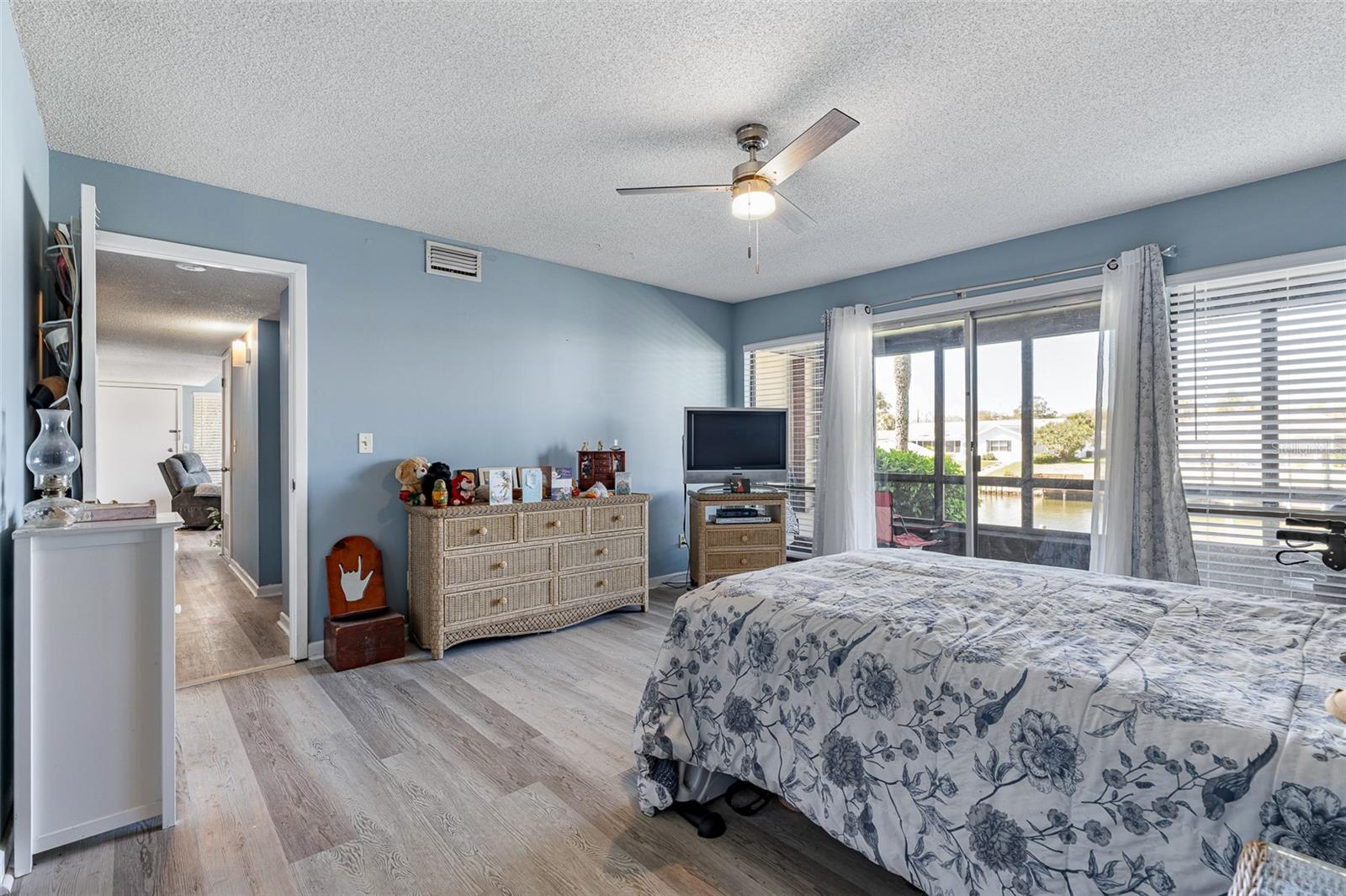 42 Club House Dr #101 Property Photo 16