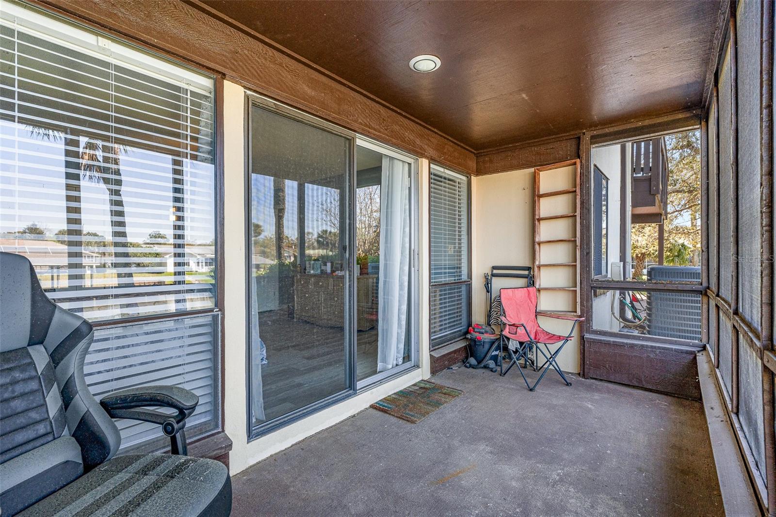 42 Club House Dr #101 Property Photo 22