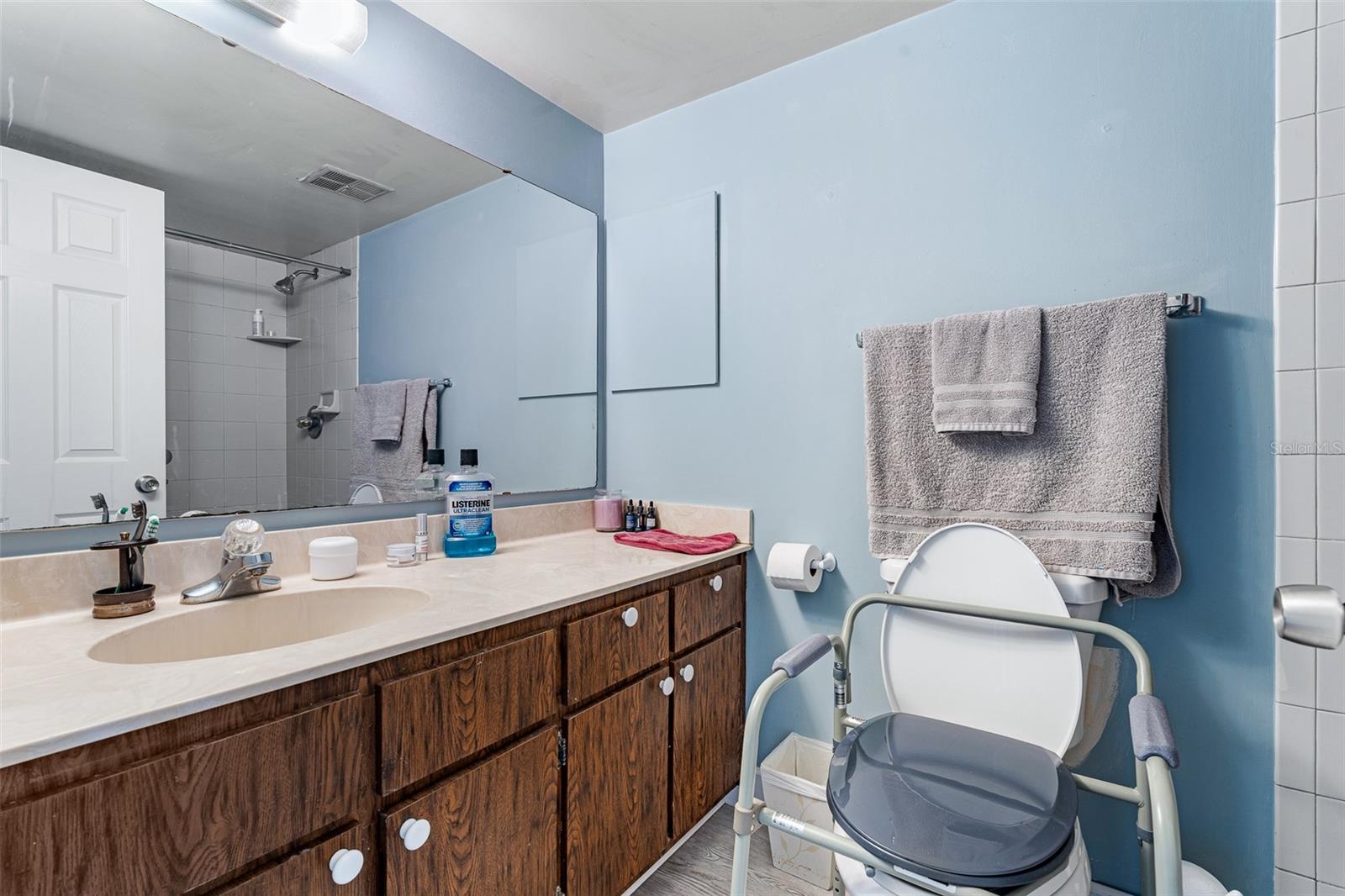 42 Club House Dr #101 Property Photo 23