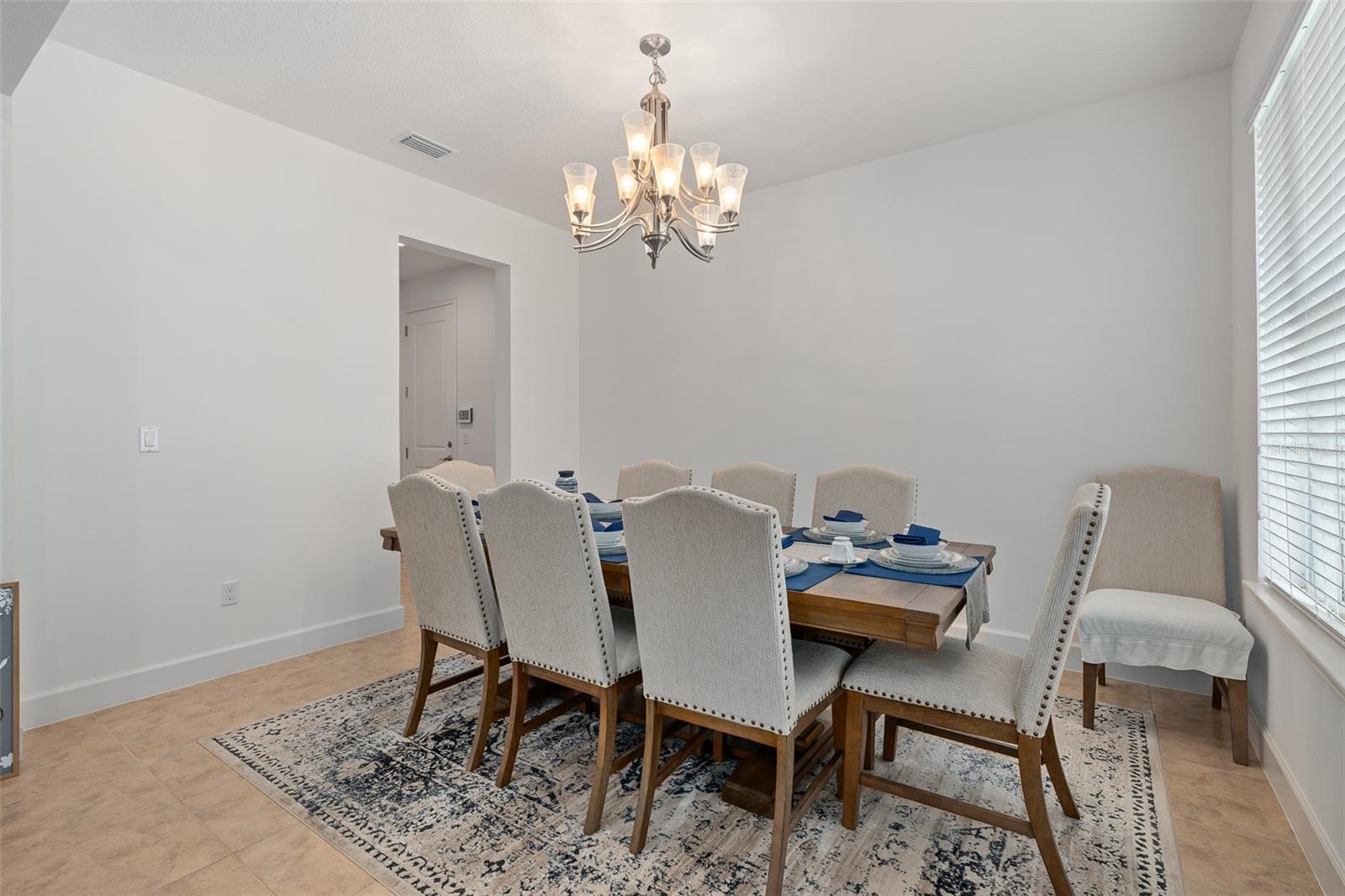 685 Aldenham Ln Property Photo 11