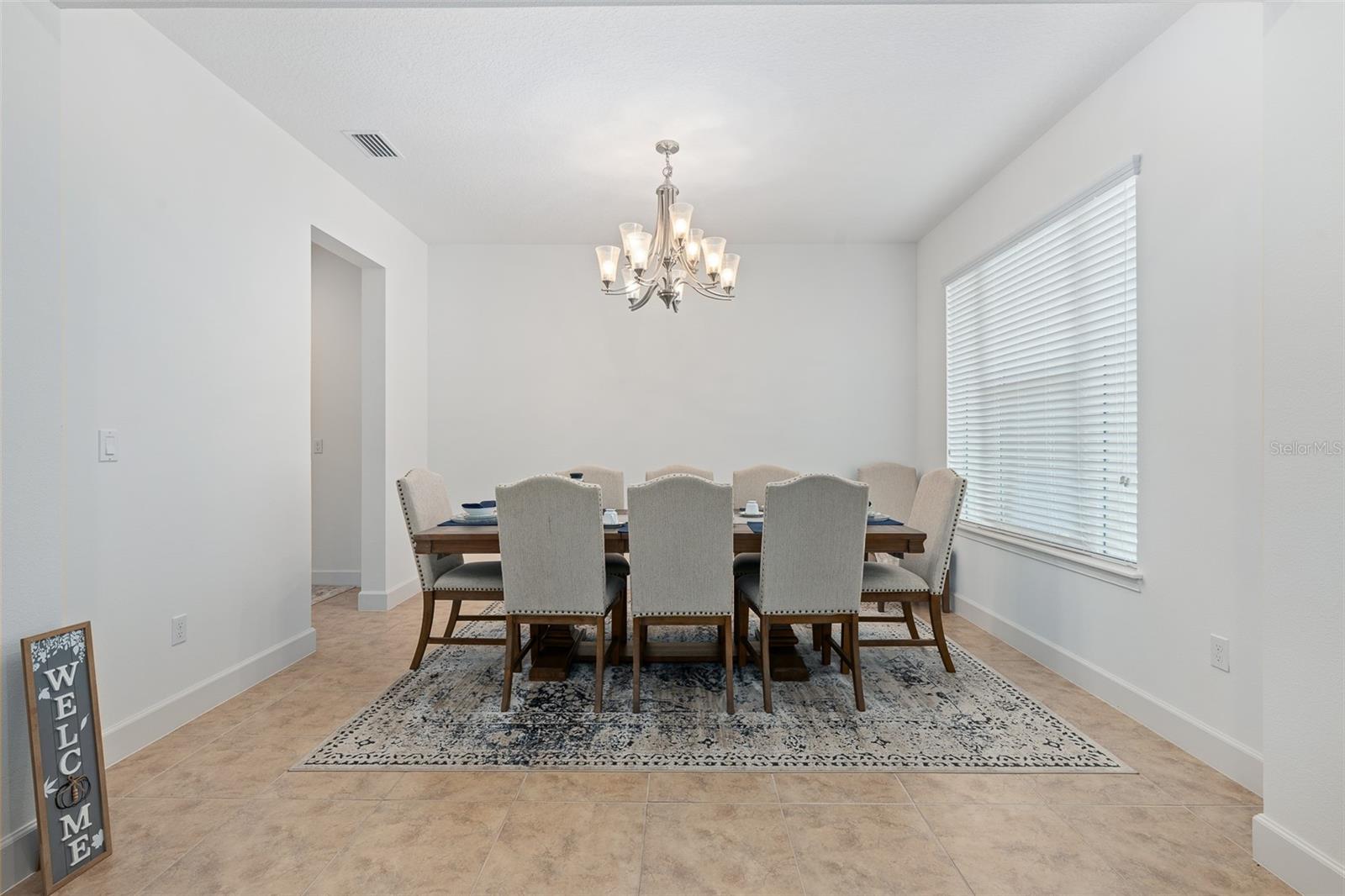685 Aldenham Ln Property Photo 12
