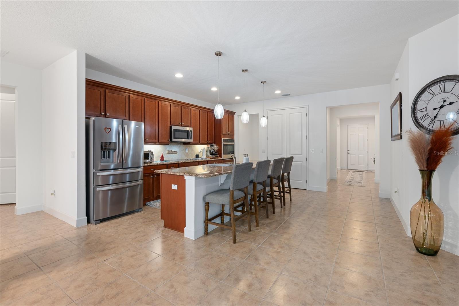 685 Aldenham Ln Property Photo 17