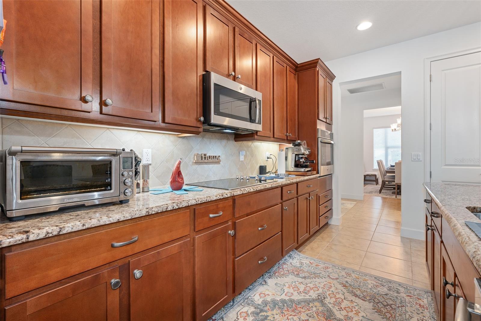 685 Aldenham Ln Property Photo 18