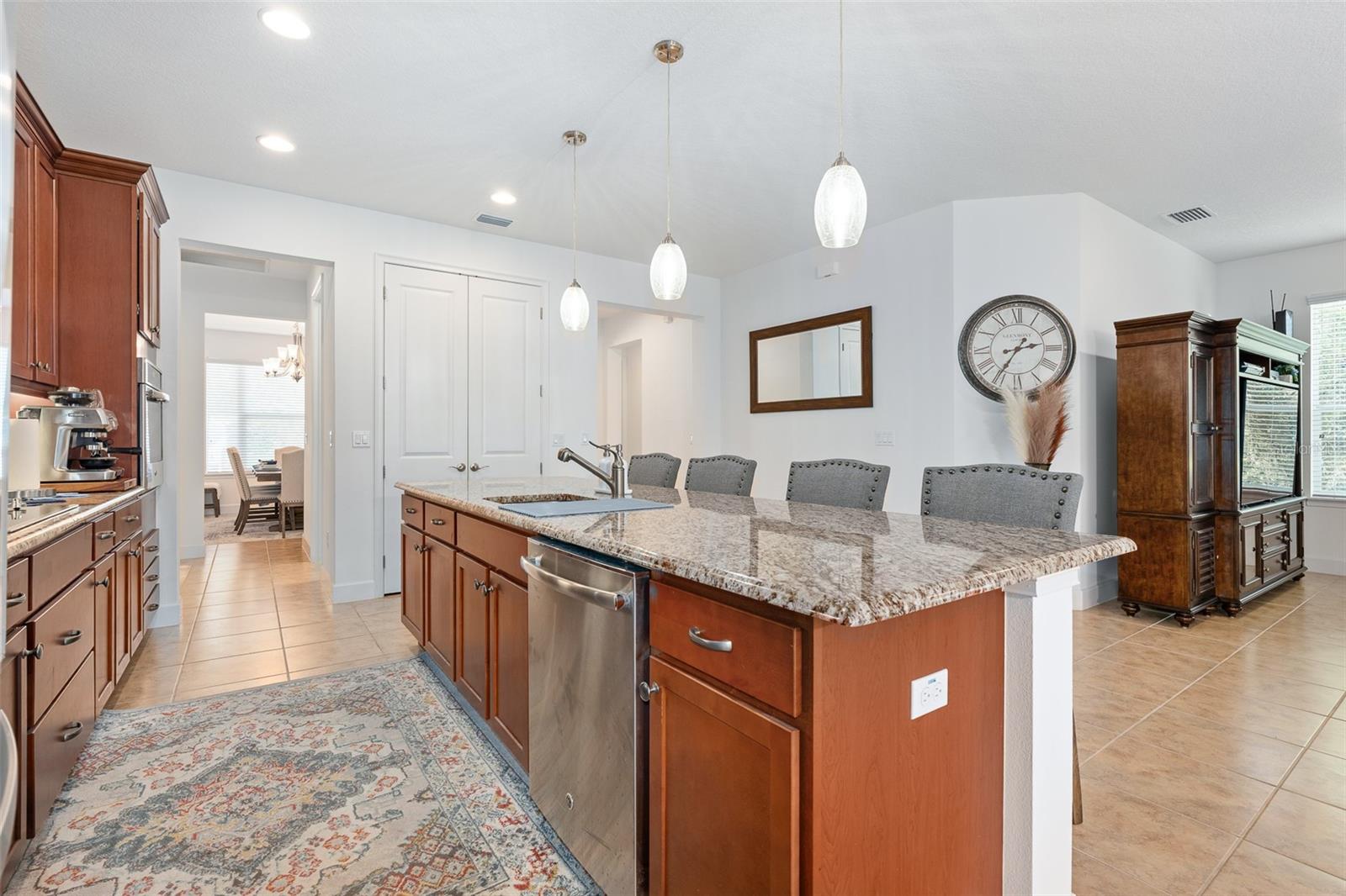 685 Aldenham Ln Property Photo 19
