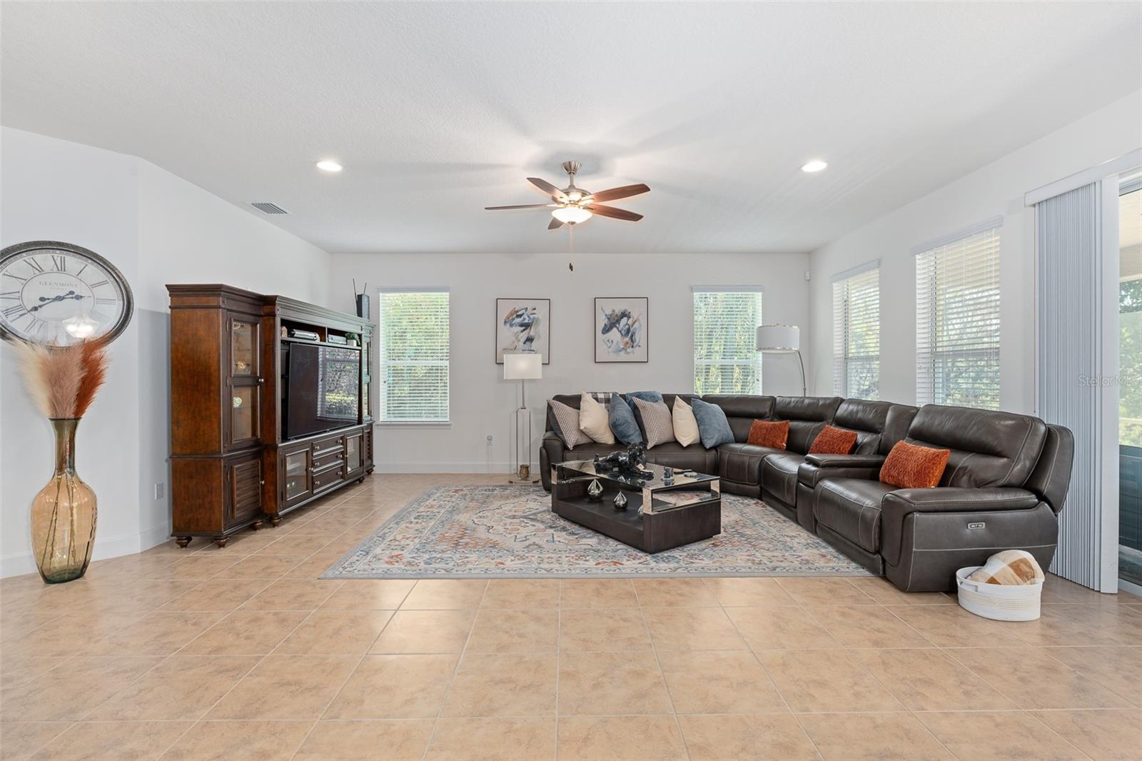 685 Aldenham Ln Property Photo 22