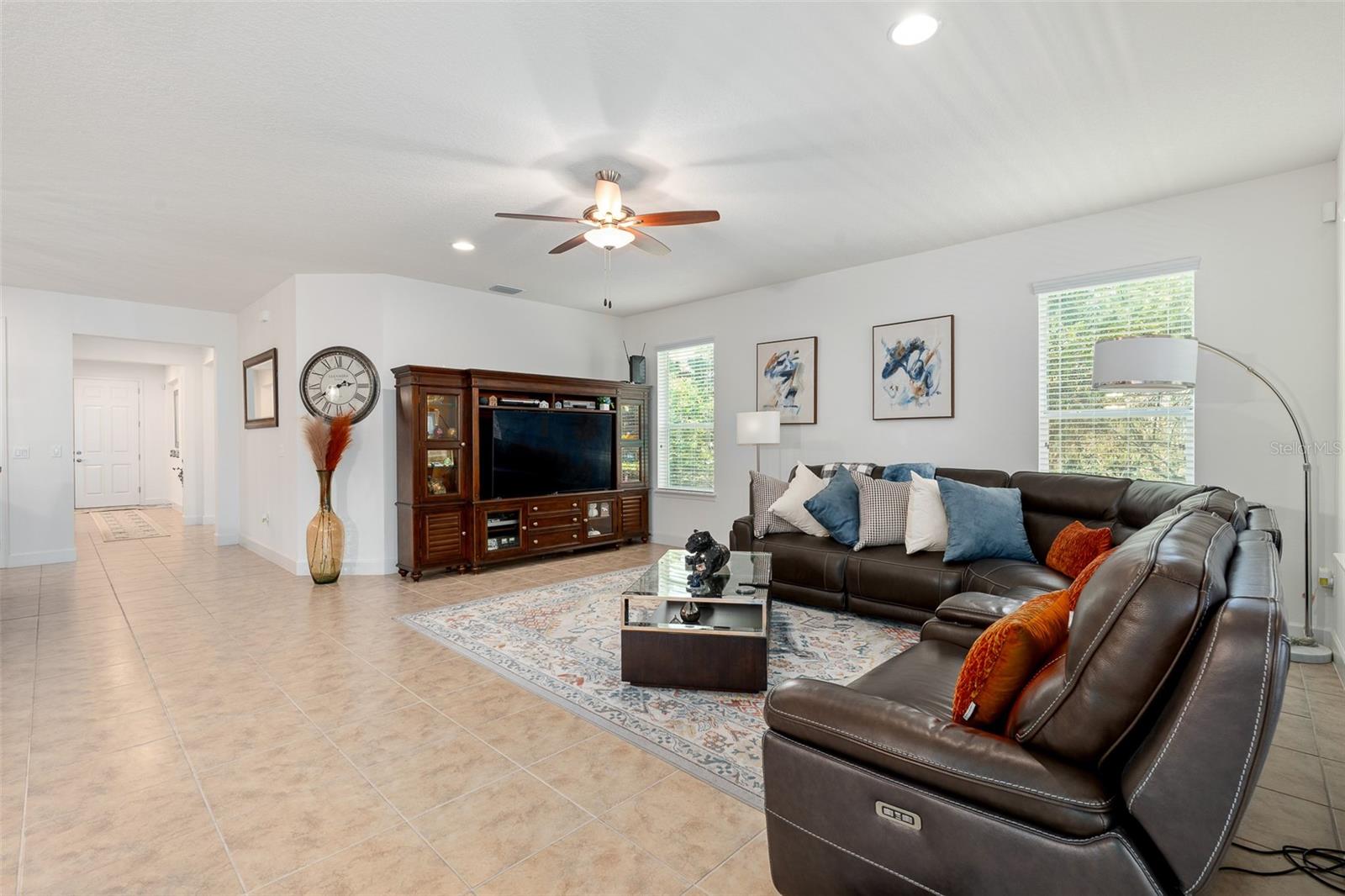 685 Aldenham Ln Property Photo 23
