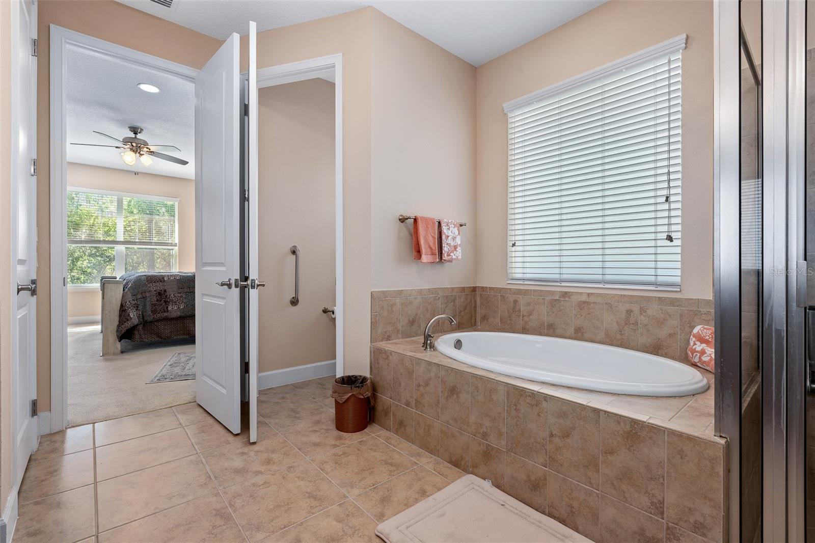 685 Aldenham Ln Property Photo 33