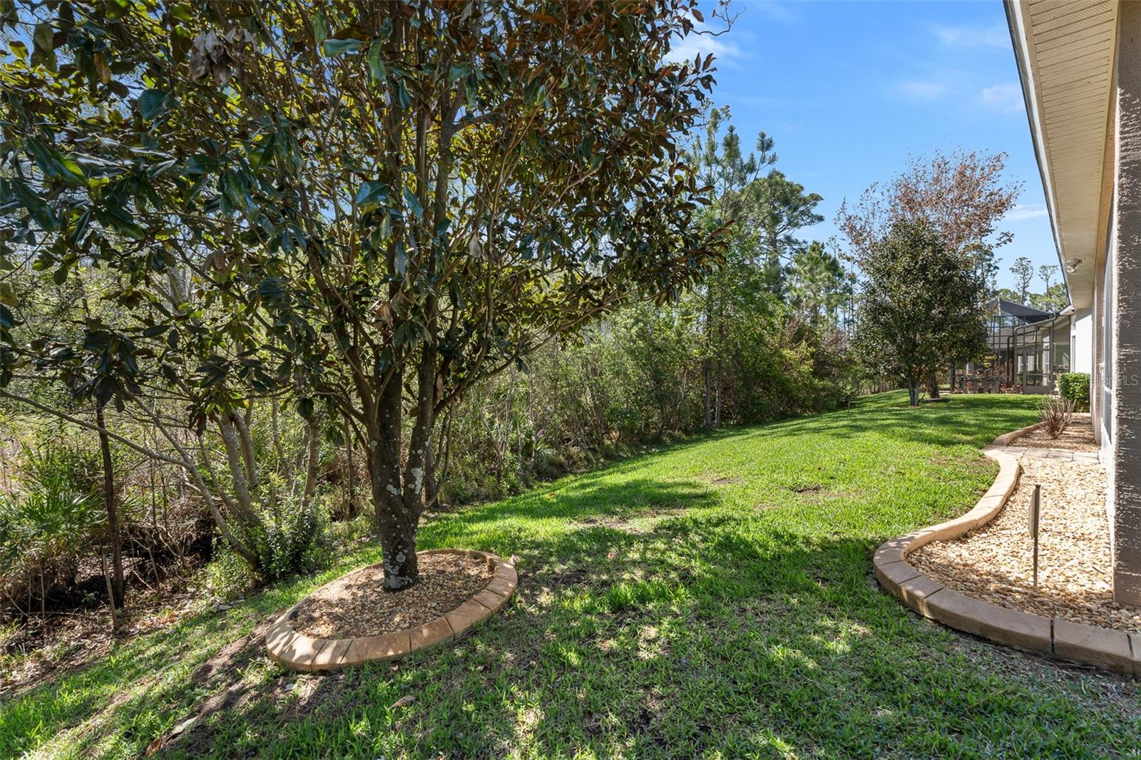 685 Aldenham Ln Property Photo 44