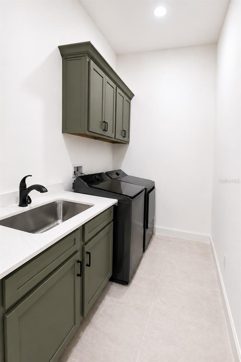 70 Eric Dr Property Photo 19