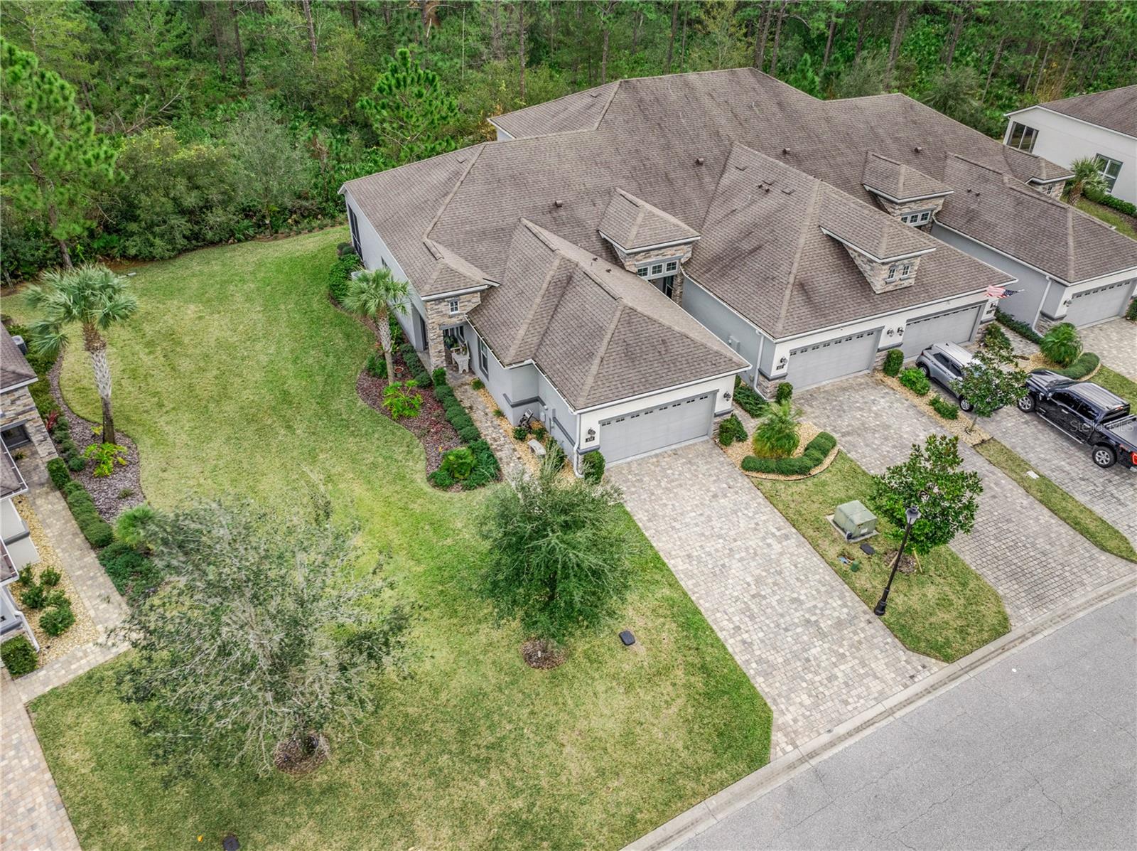 830 Aldenham Ln Property Photo 2