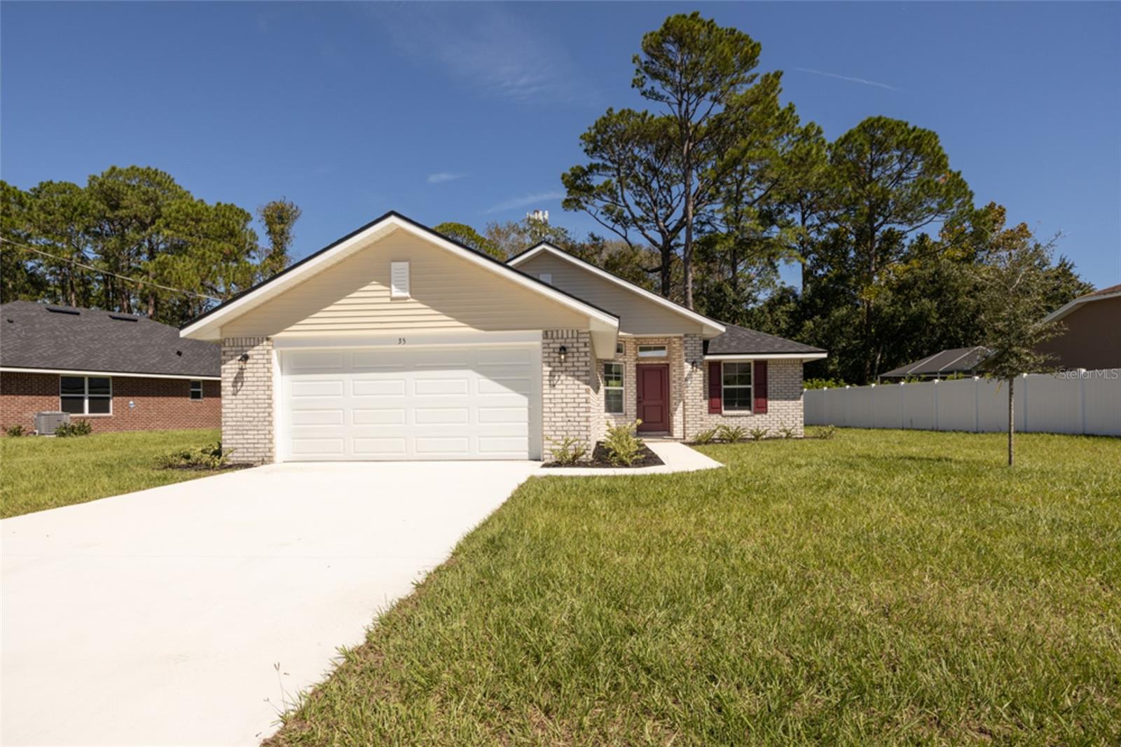 35 FARNELL LN Property Photo 1