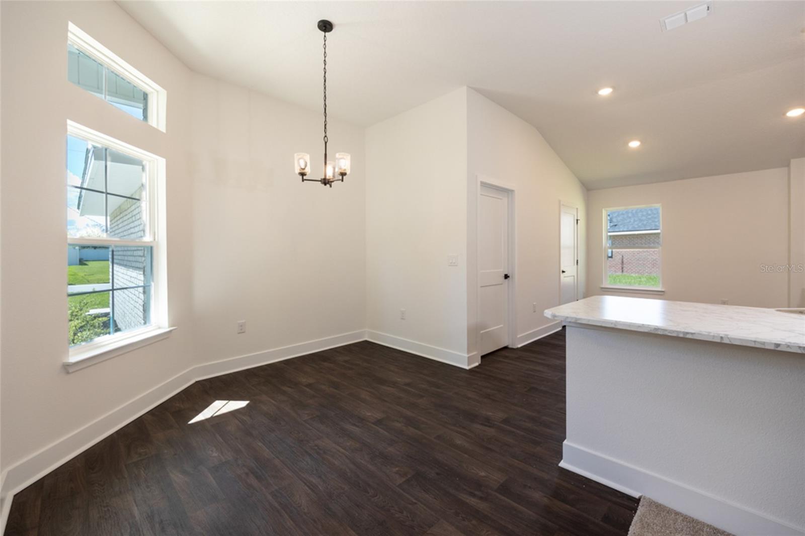 35 Farnell Ln Property Photo 6