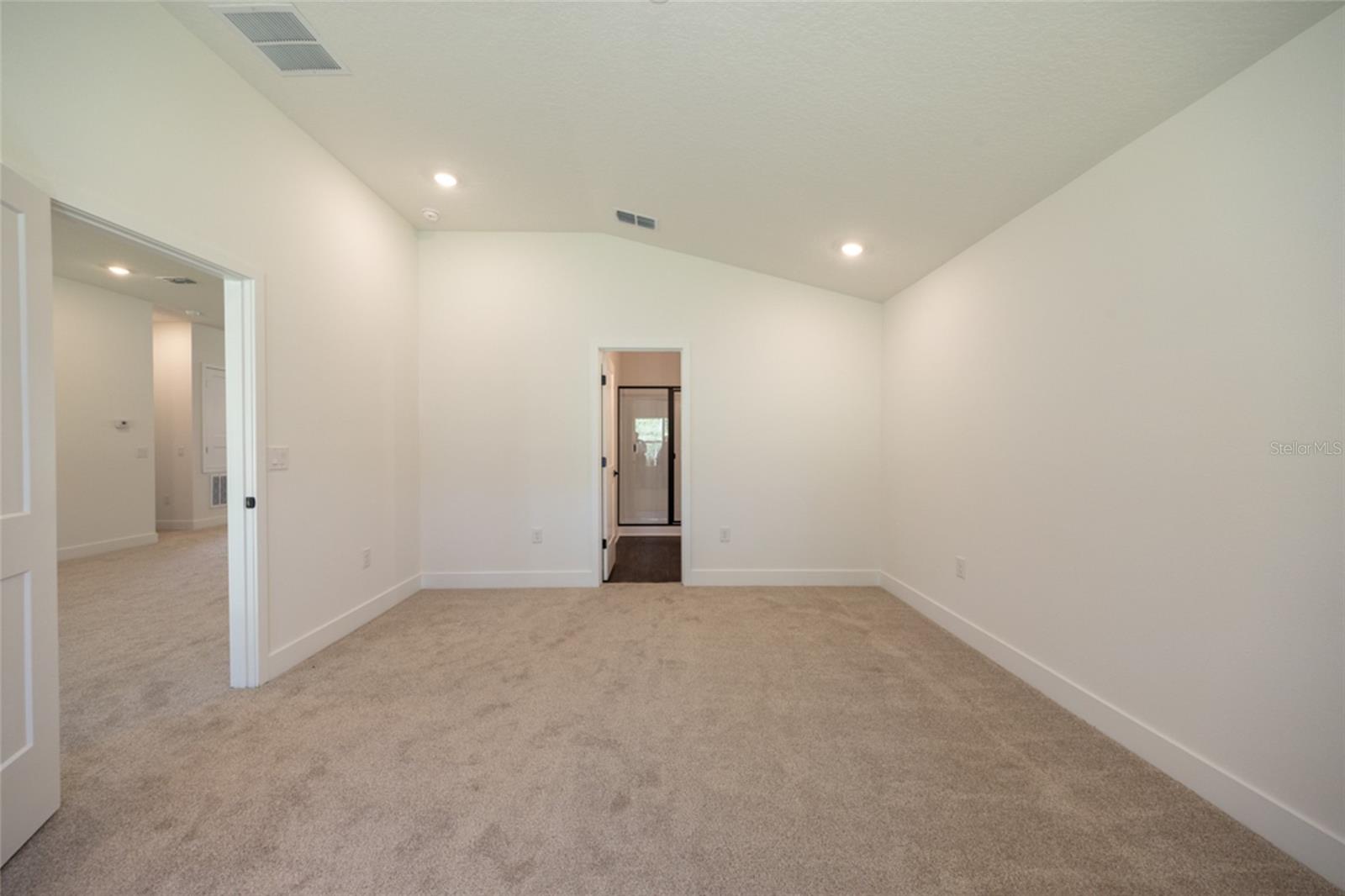 35 Farnell Ln Property Photo 9