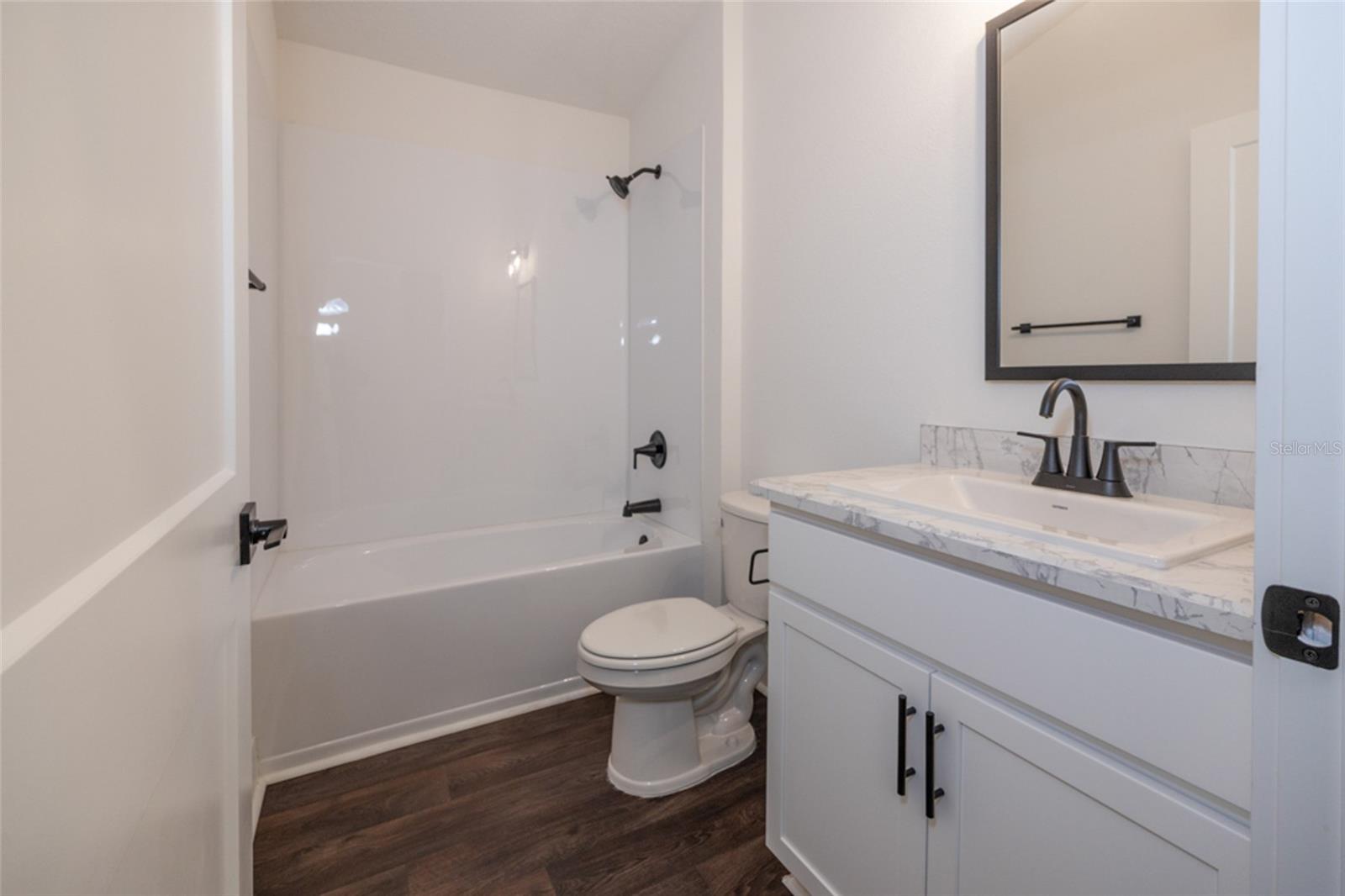 35 Farnell Ln Property Photo 14