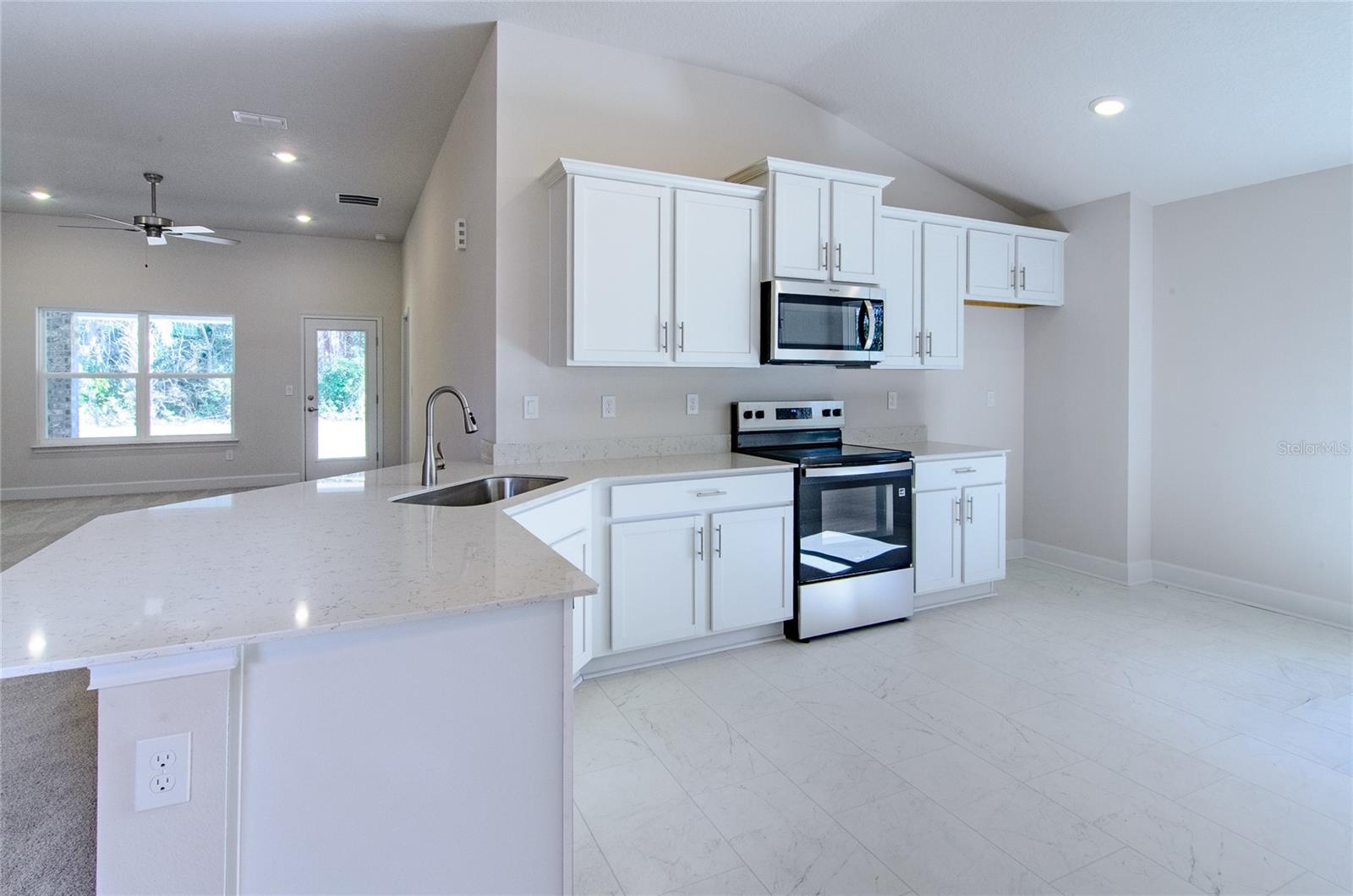 14 Wendover Ln Property Photo 6