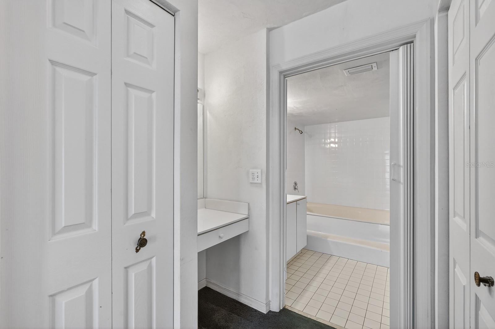 1 John Anderson Dr #5150 Property Photo 17