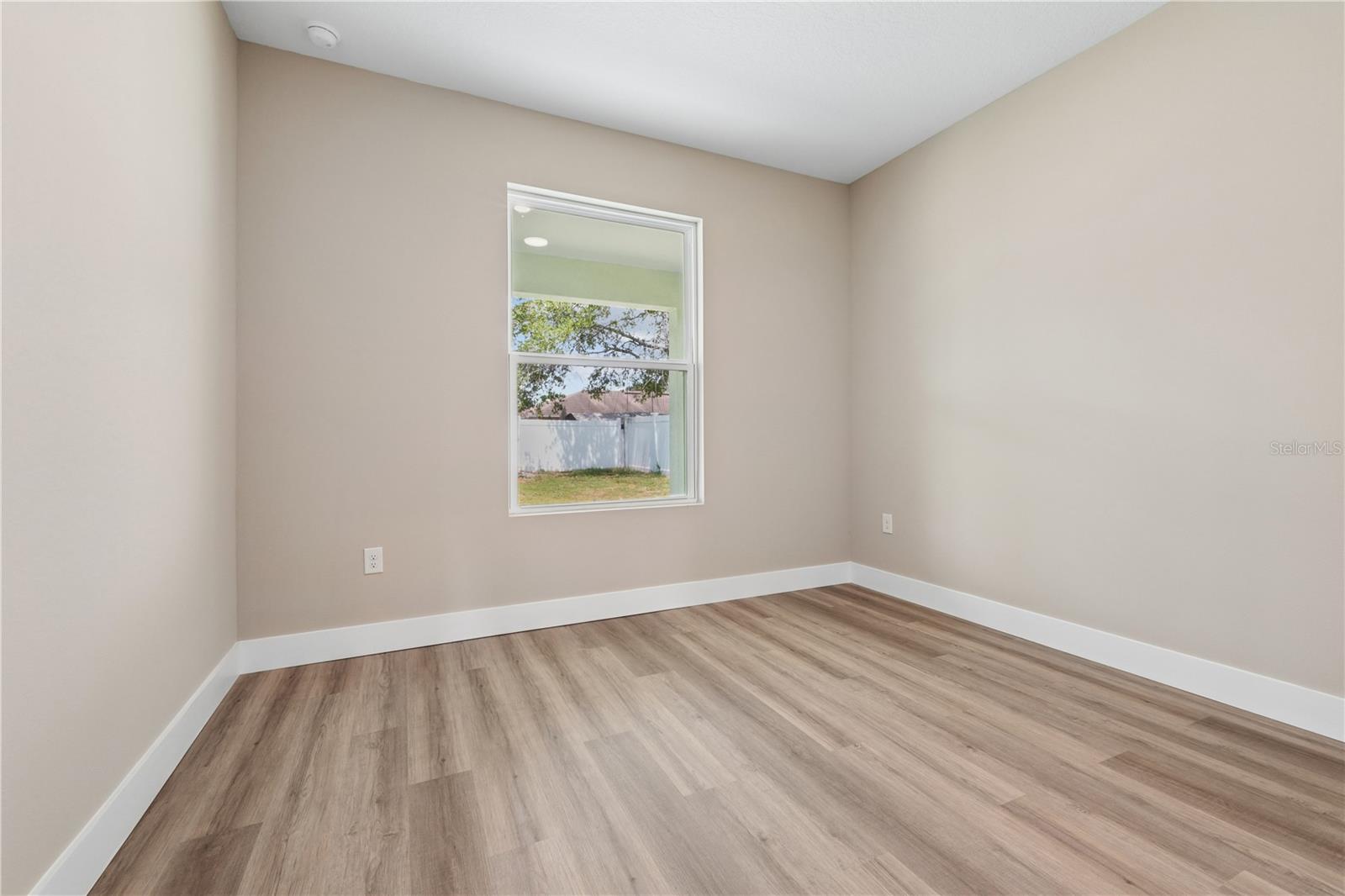 21 Postman Ln Property Photo 5