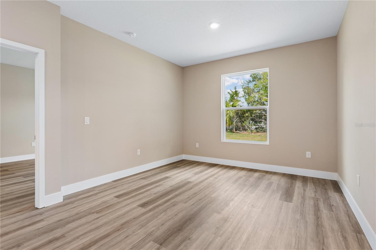 21 Postman Ln Property Photo 7