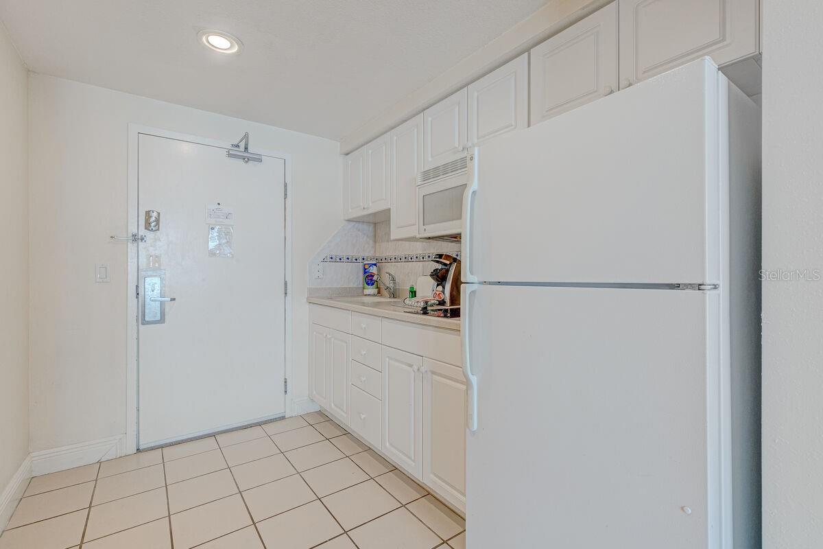 2700 N Atlantic Ave #819 Property Photo 7