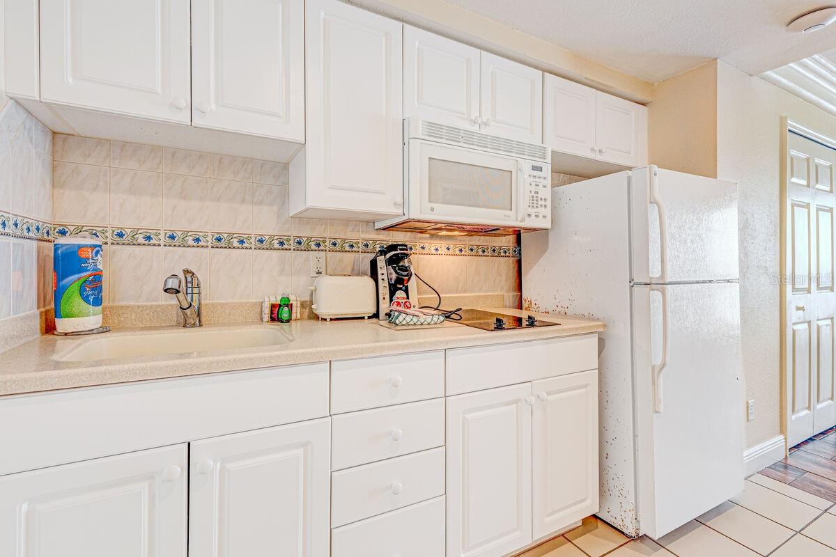 2700 N Atlantic Ave #819 Property Photo 16