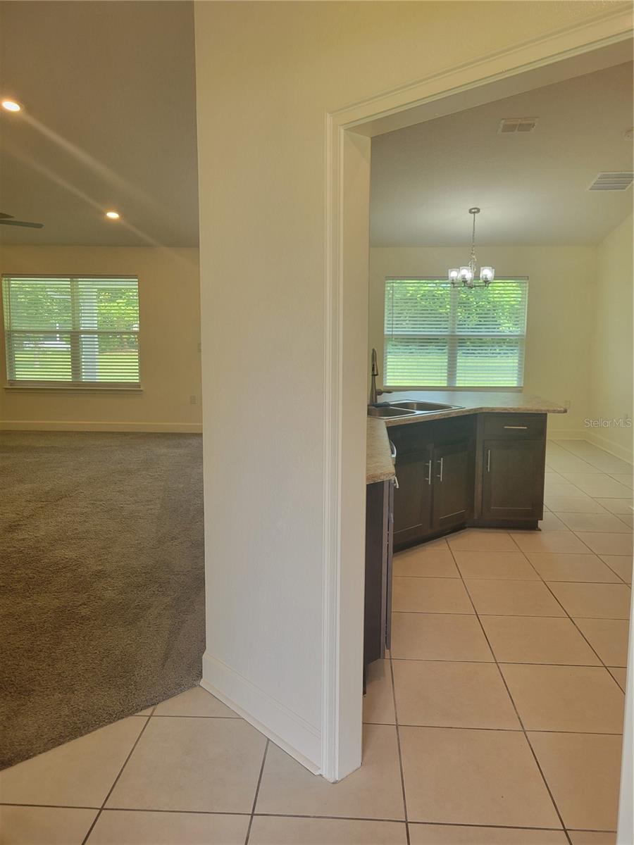 25 Barrington Dr Property Photo 3
