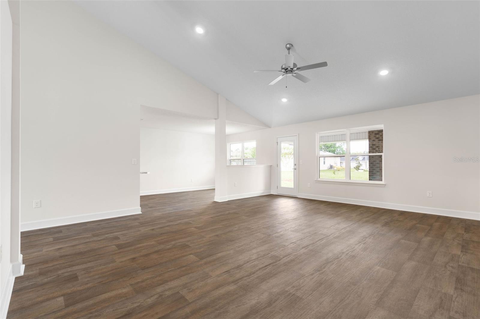 19 Regina Ln Property Photo 3