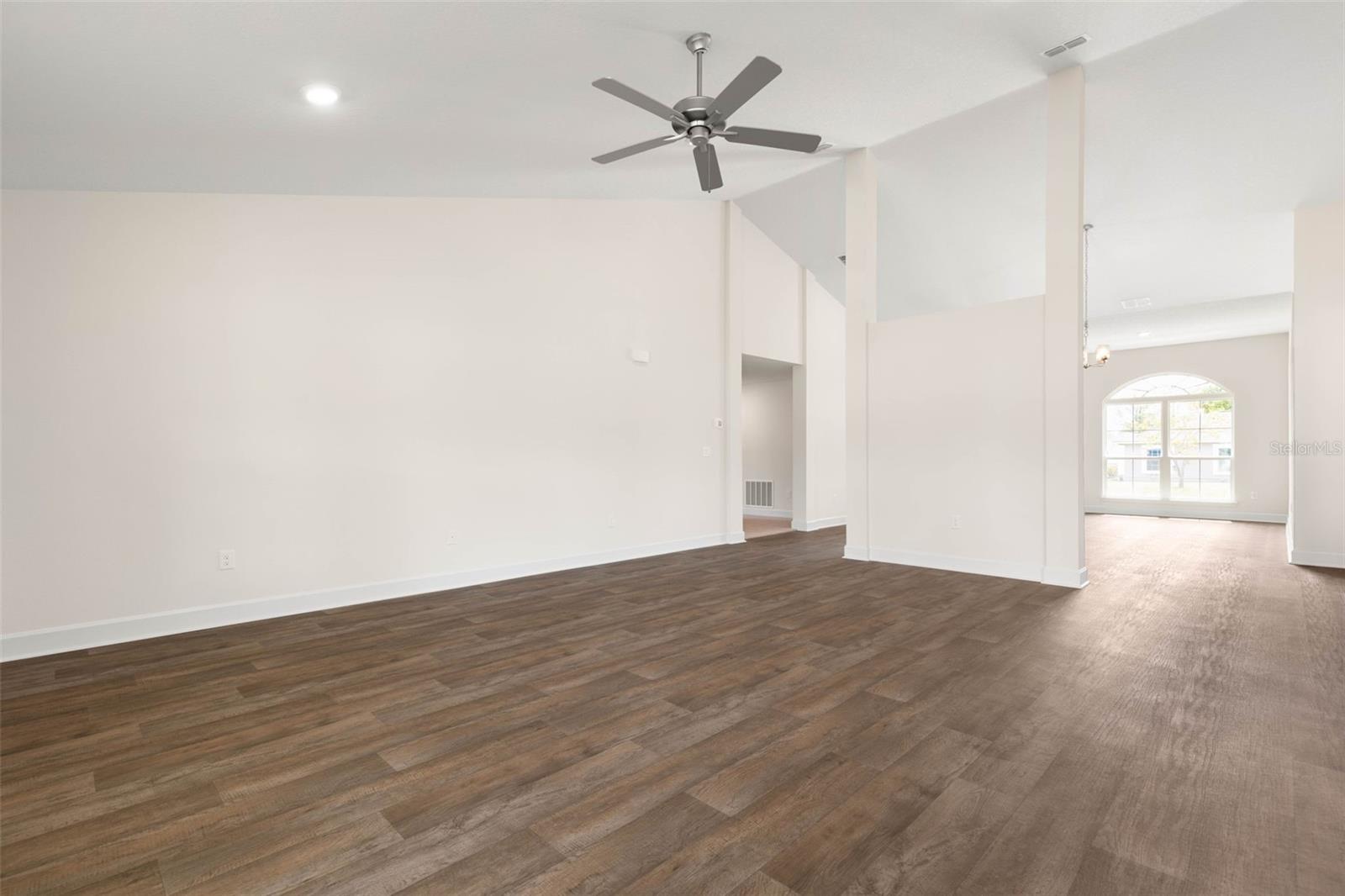 19 Regina Ln Property Photo 6